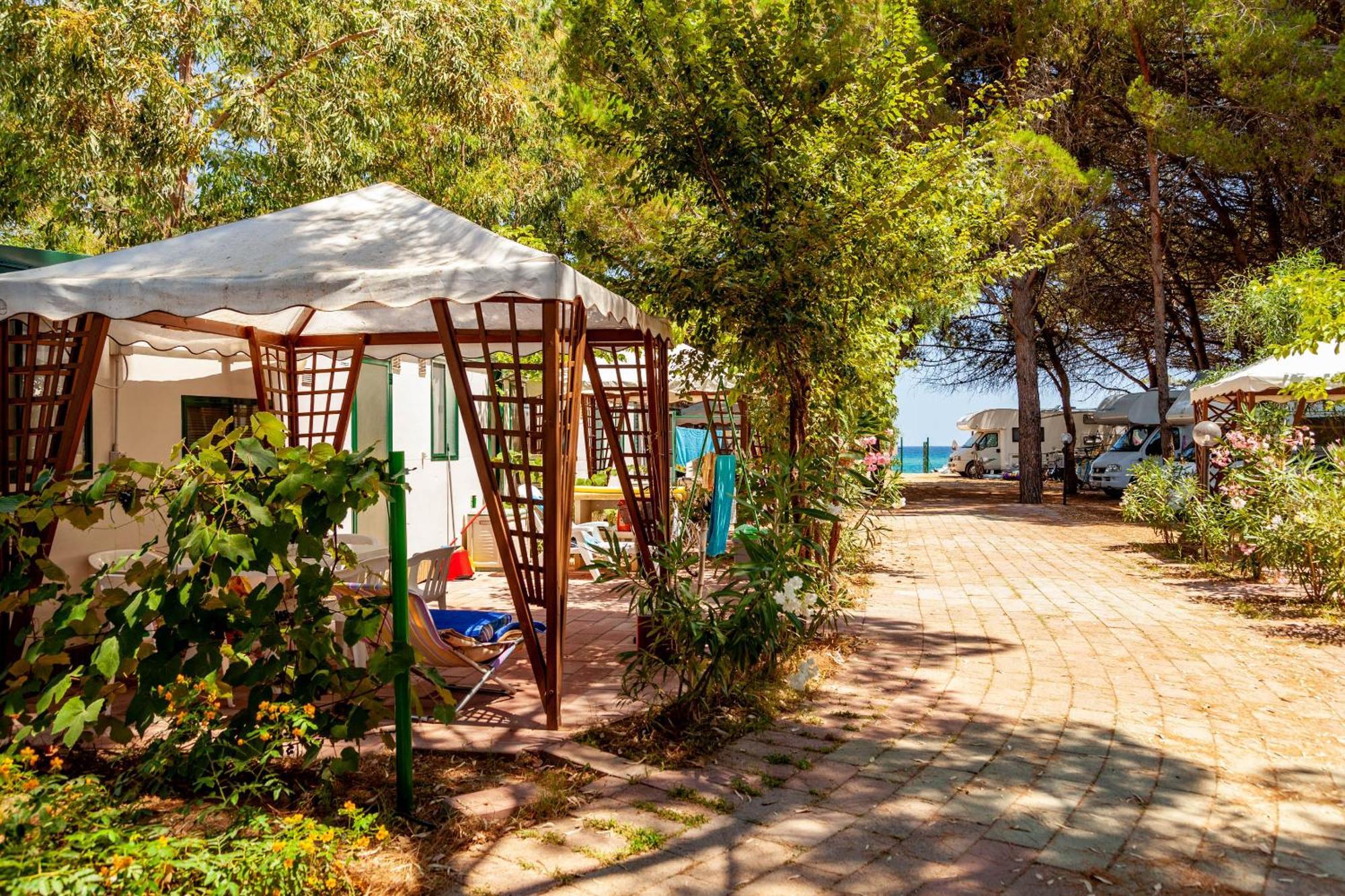 Camping&Village Le Cernie Lotzorai Dış mekan fotoğraf
